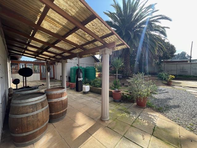 4 Bedroom Property for Sale in Bergzicht Western Cape